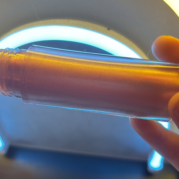 Brand new! Liquid glow highlighter! Retail is $12 - Picture 5 of 6